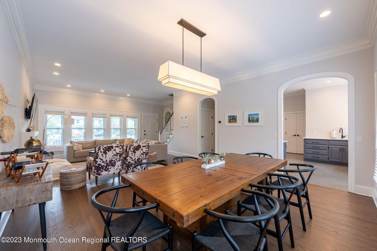 Dining room, Interior, Living room, Pendant Lights, Recessed Lighting, Wood Texture Flooring