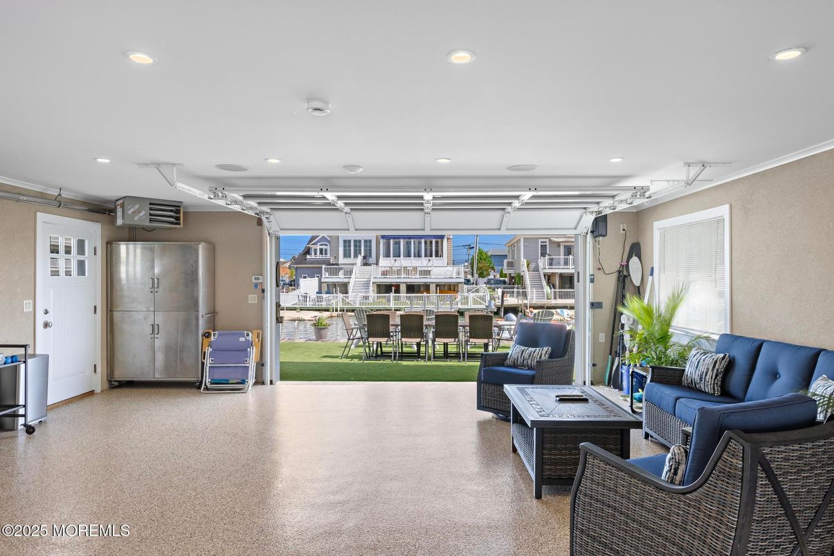 Dining room, Garage, Interior, Living room, Recessed Lighting