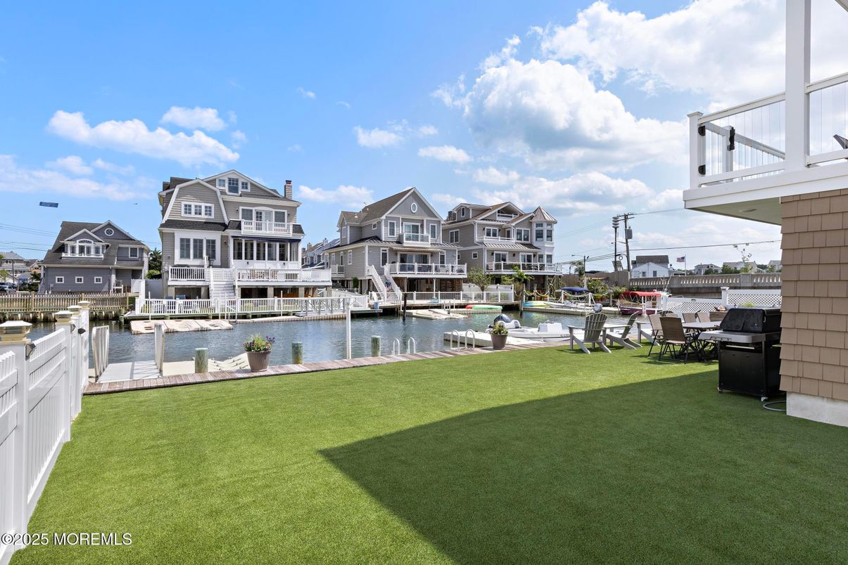Backyard, Exterior, Water