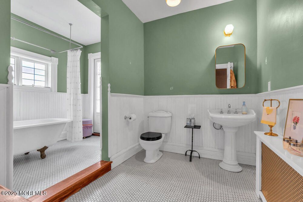 Bathroom, Free Standing Baths, Interior