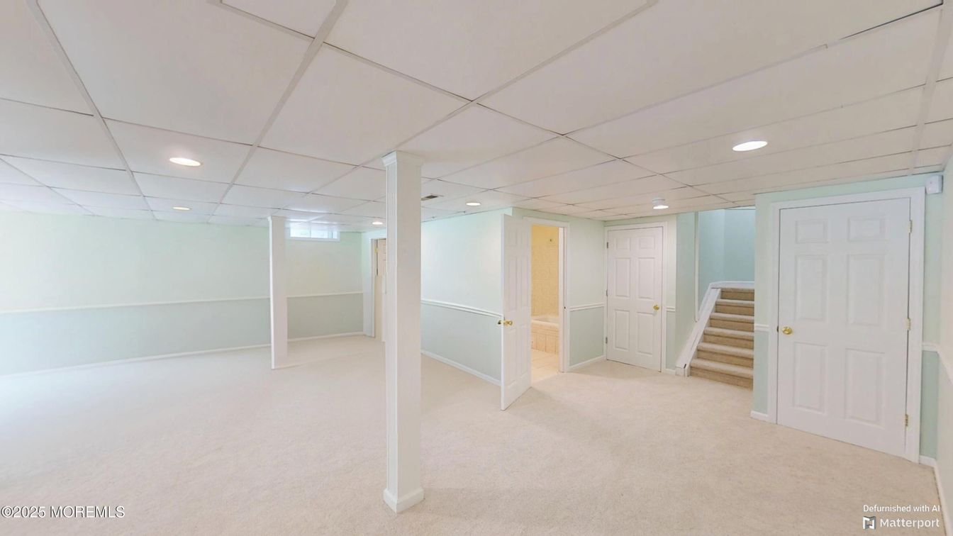 Empty room, Interior, Recessed Lighting