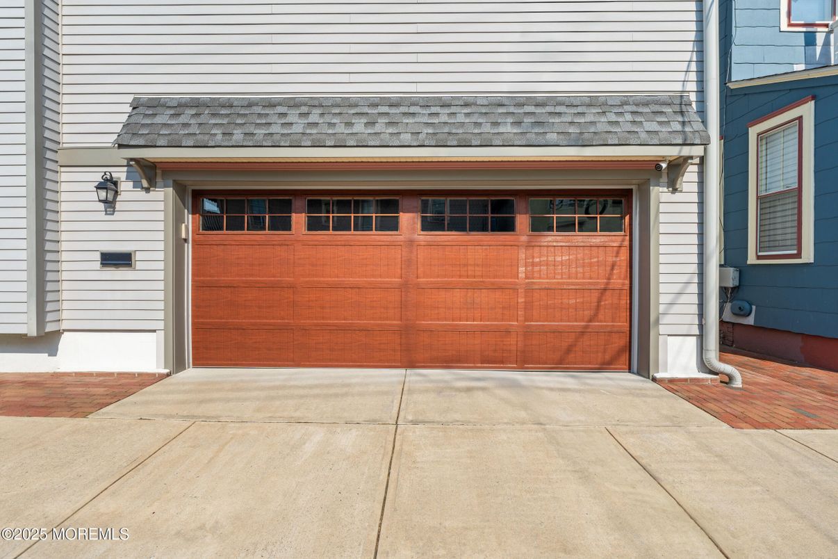 Detached Garage, Exterior
