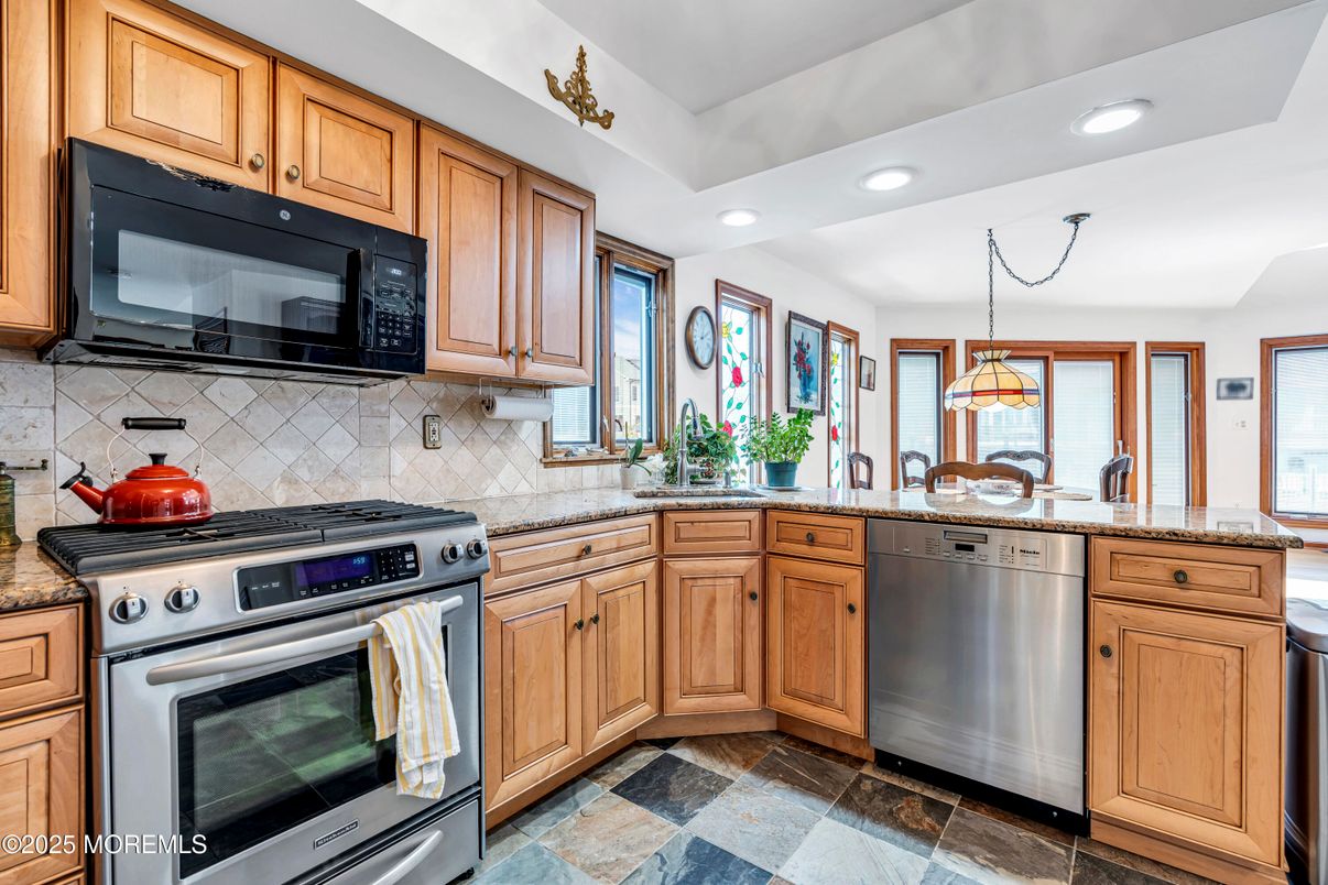 Interior, Kitchen, Pendant Lights, Recessed Lighting, Stainless Steel Appliances