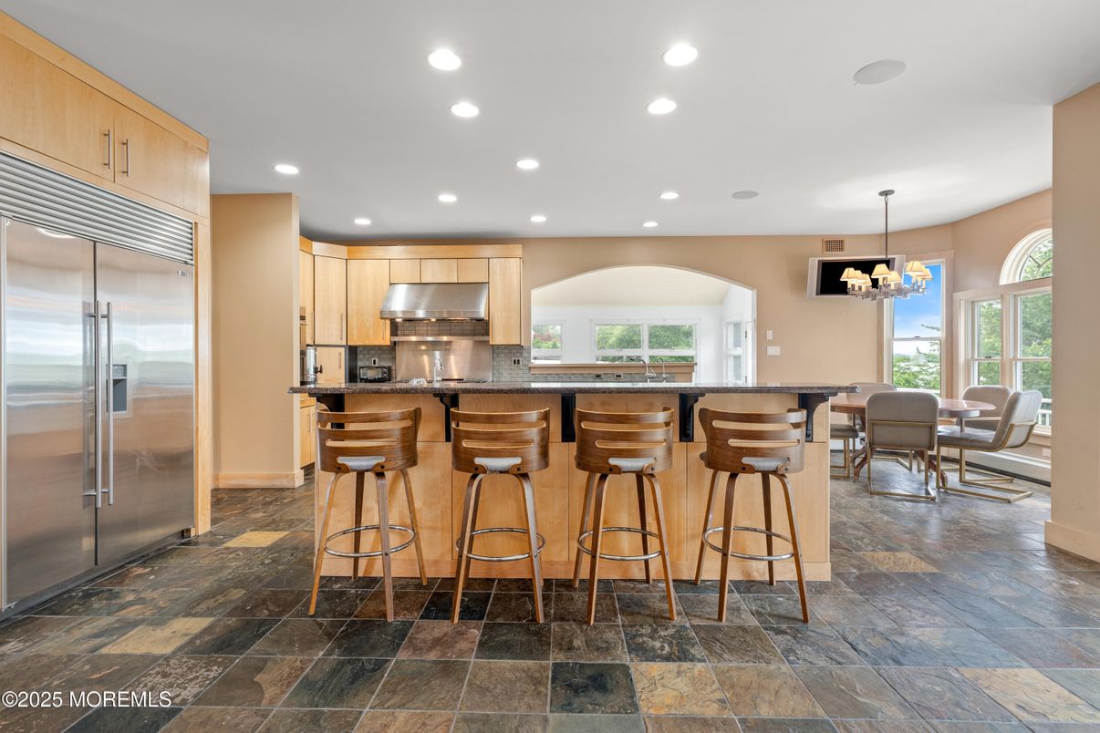 Dining room, Interior, Kitchen, Pendant Lights, Recessed Lighting, Stainless Steel Appliances