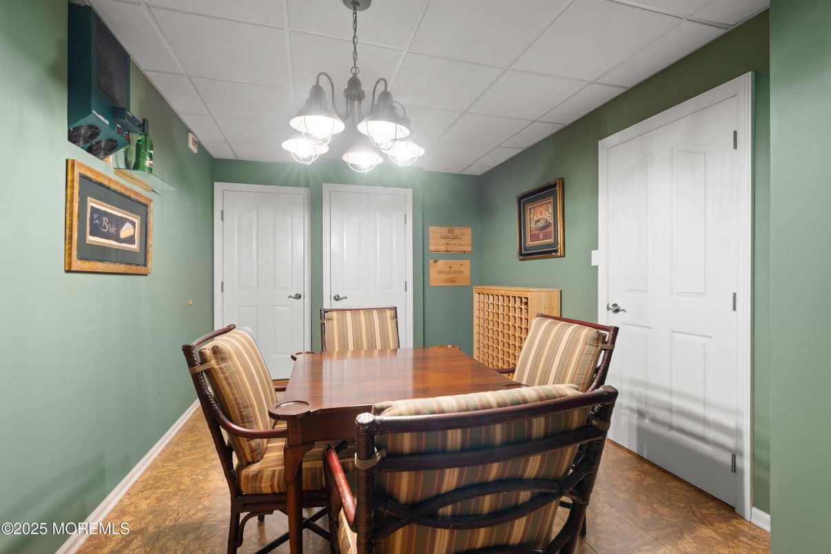 Chandelier, Dining room, Interior