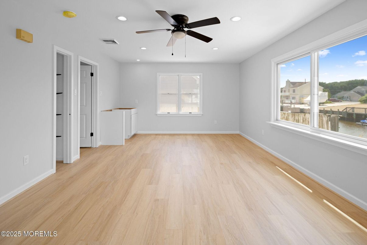 Empty room, Interior, Recessed Lighting, Wood Texture Flooring