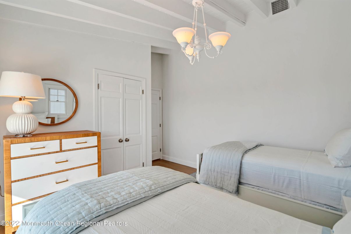 Bedroom, Interior, Pendant Lights