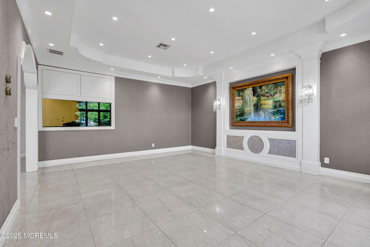 Empty room, Interior, Recessed Lighting