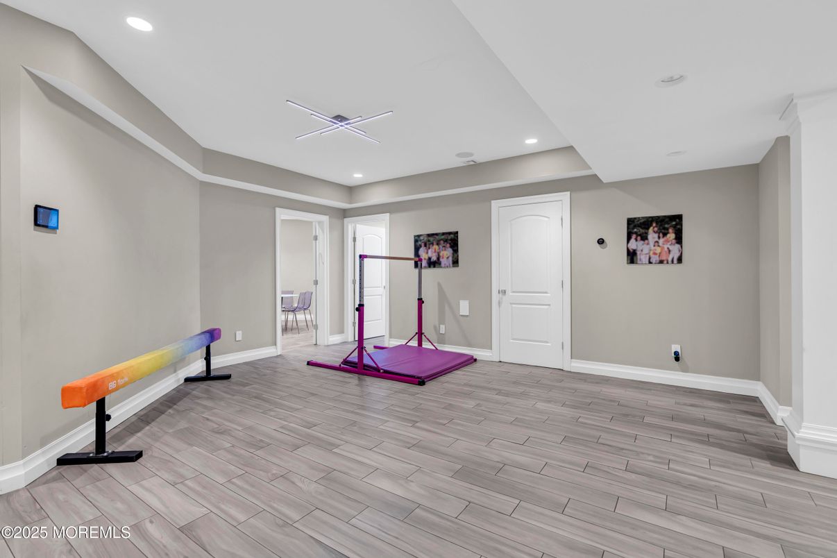 Interior, Recessed Lighting, Wood Texture Flooring