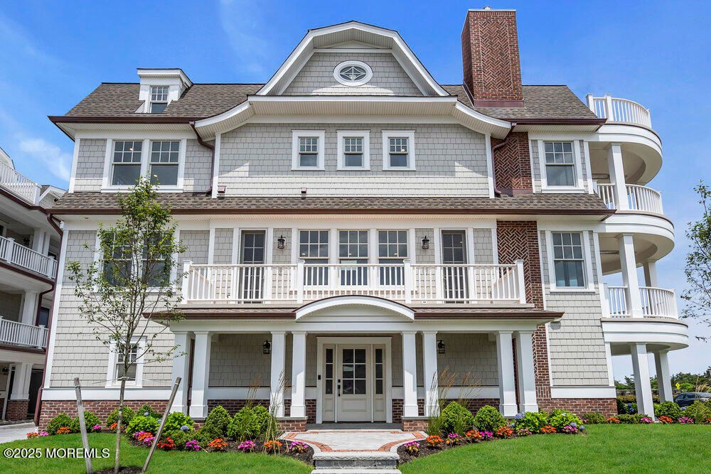 Exterior, Facade, Brick Facade, Queen Anne Victorian