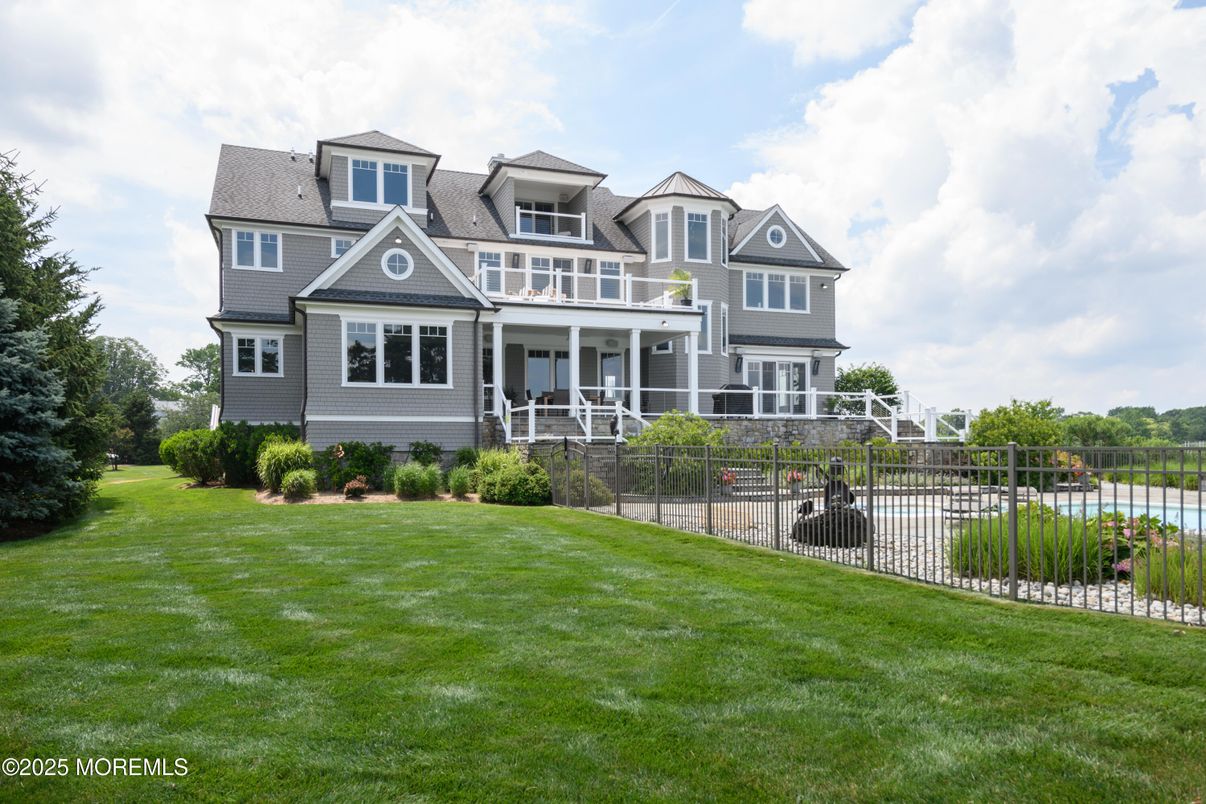 Backyard, Exterior, Facade, Queen Anne Victorian