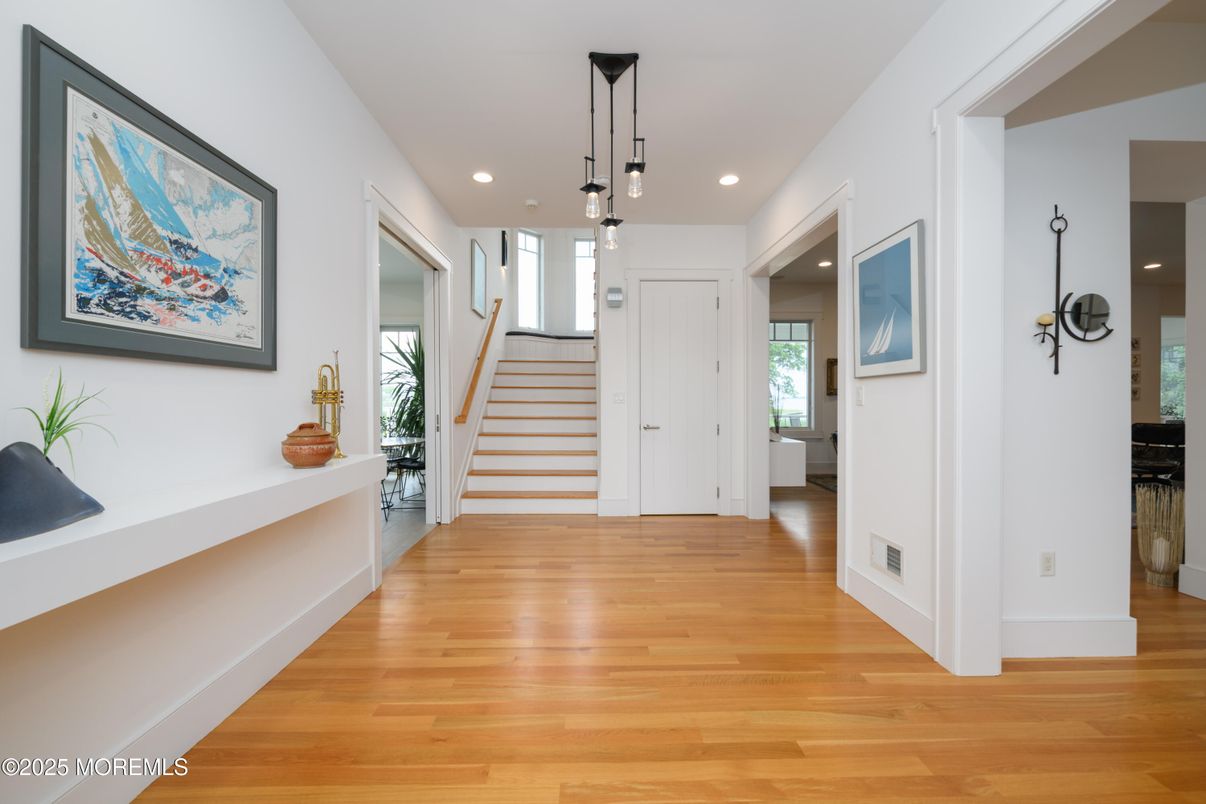 Interior, Pendant Lights, Recessed Lighting, Wood Texture Flooring