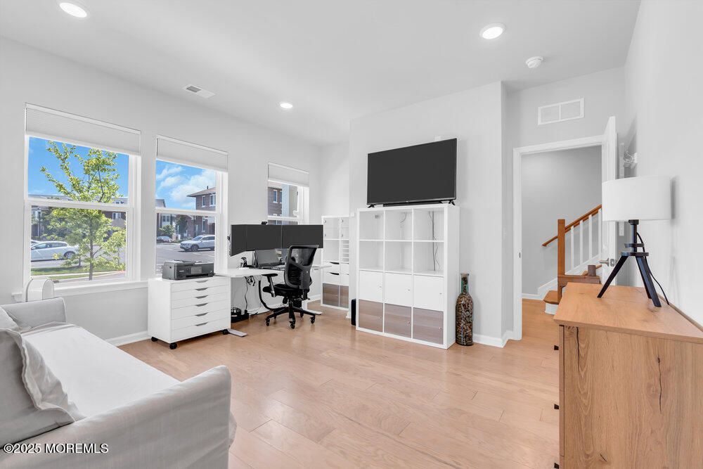 Home Office, Interior, Recessed Lighting, Wood Texture Flooring