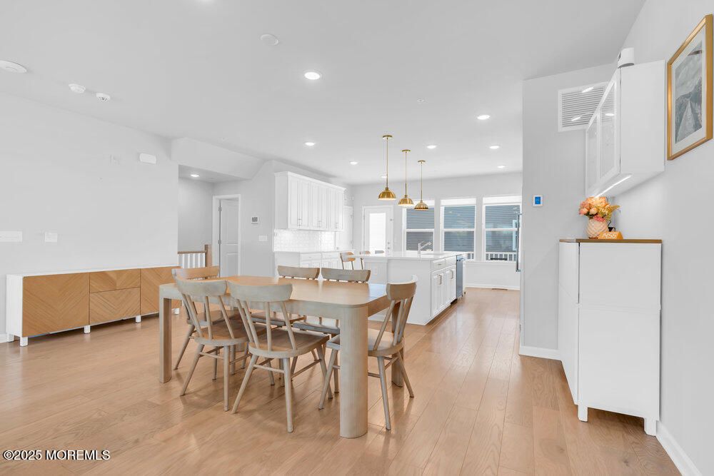 Dining room, Interior, Kitchen, Pendant Lights, Recessed Lighting, Wood Texture Flooring
