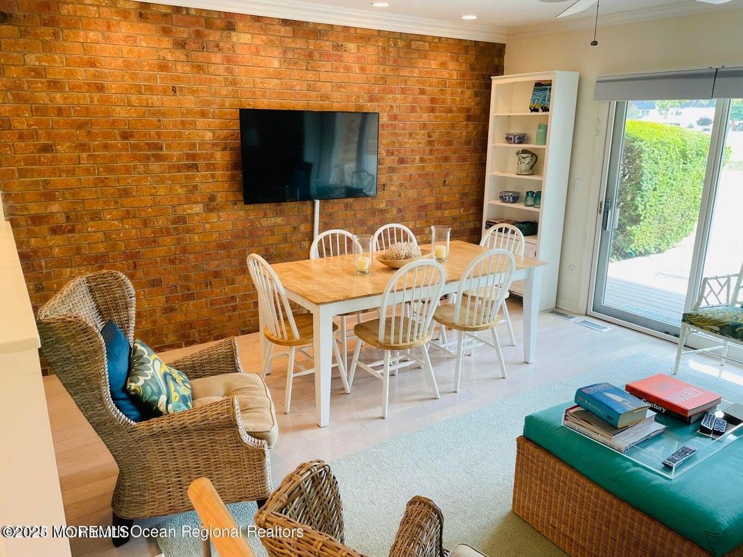Dining room, Interior, Living room, Recessed Lighting, Stone Walls