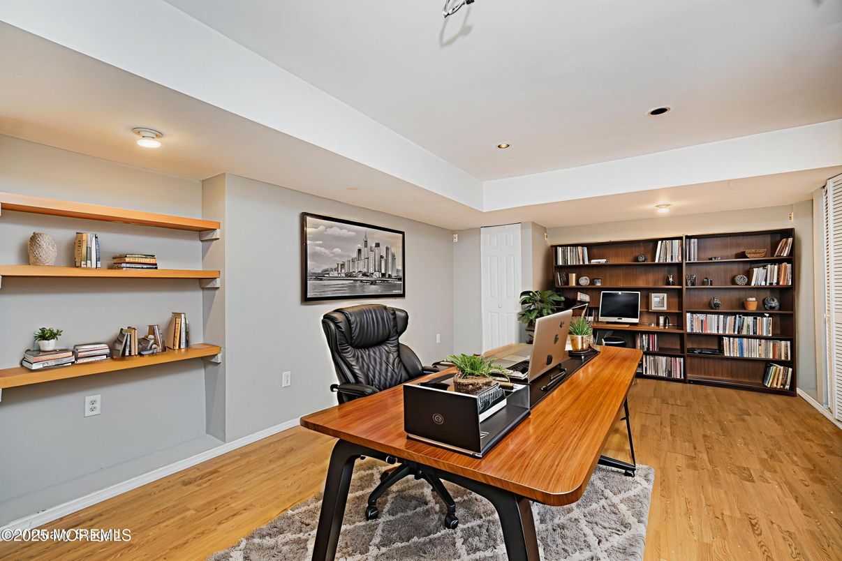 Home Office, Interior, Recessed Lighting, Wood Texture Flooring
