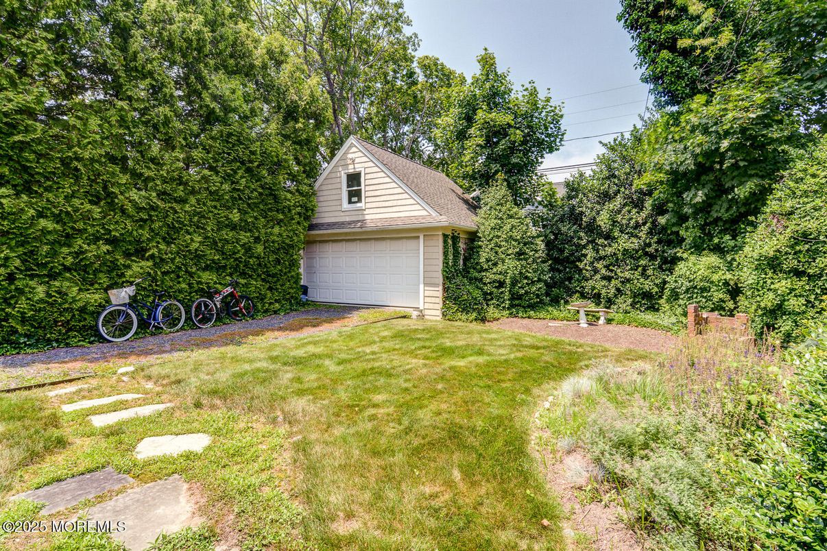 Backyard, Detached Garage, Exterior