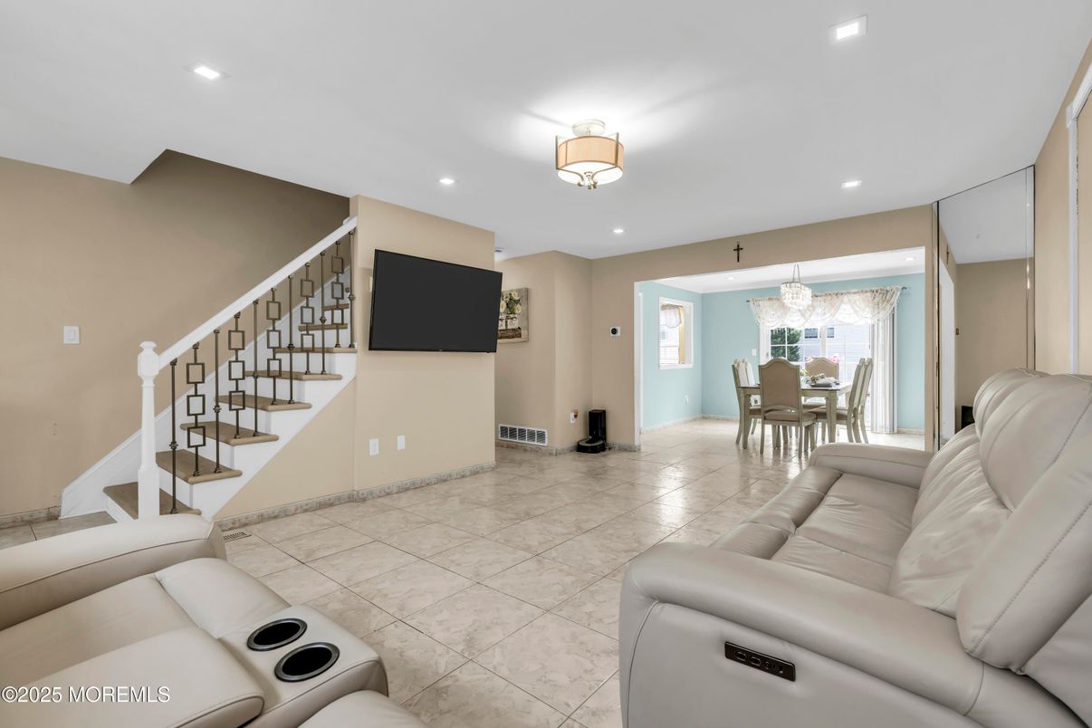 Chandelier, Dining room, Interior, Living room, Recessed Lighting
