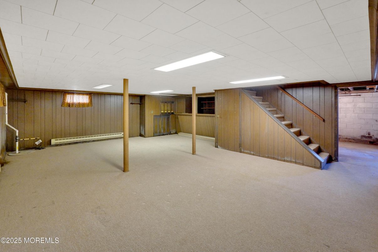 Empty room, Interior, Recessed Lighting, Wooden Walls