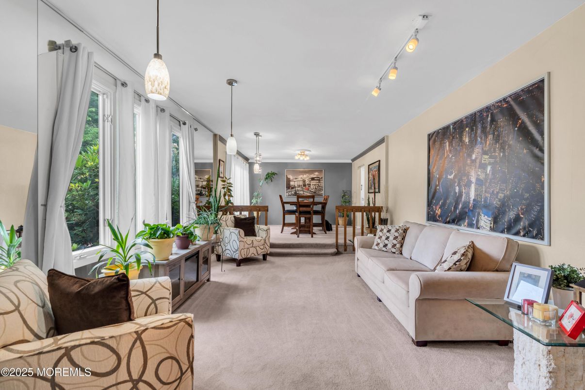 Dining room, Interior, Living room, Pendant Lights