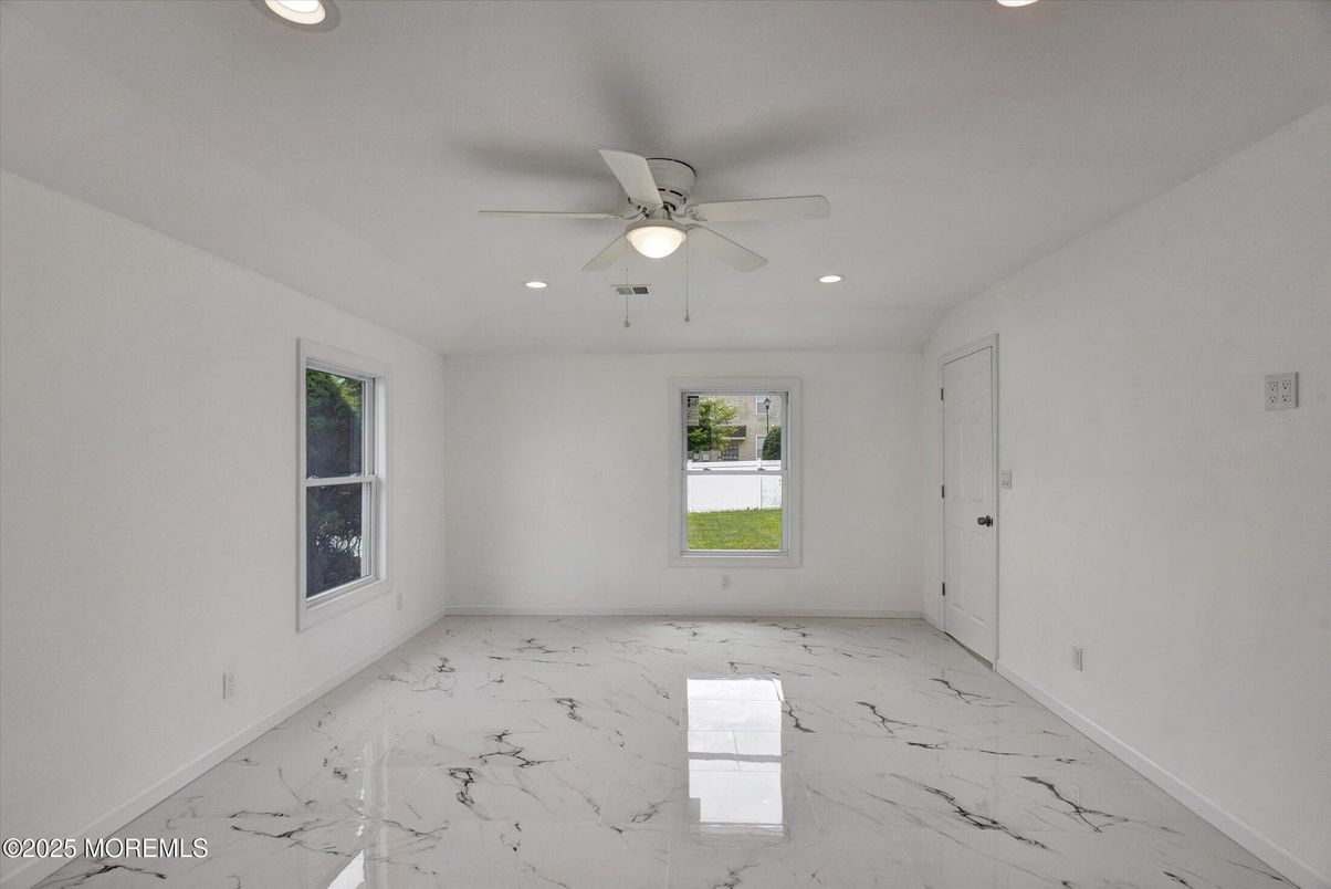 Empty room, Interior, Marble, Recessed Lighting