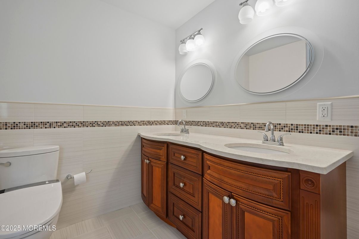 Bathroom, Dual Sink Vanities, Interior