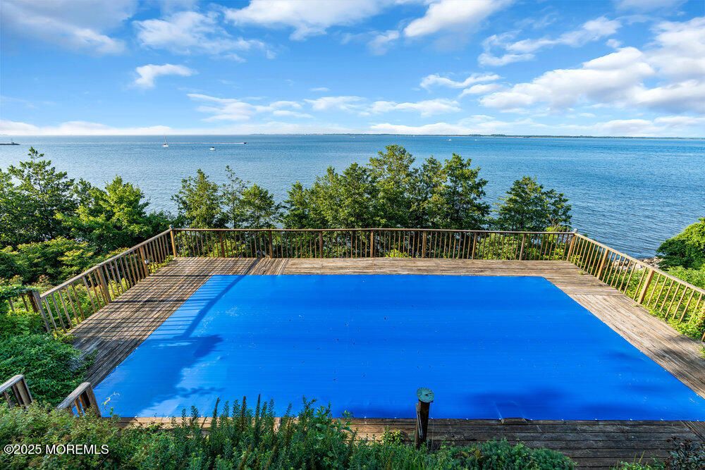 Exterior, Pool, Water