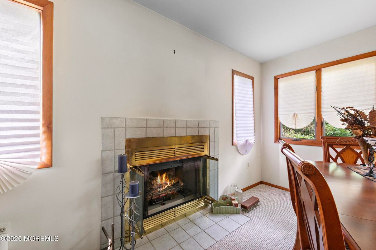 Dining room, Fireplace, Interior