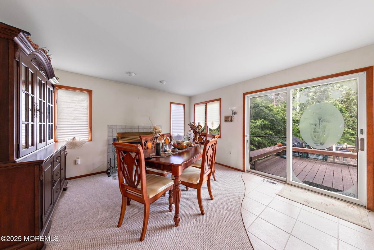 Dining room, Interior, Recessed Lighting