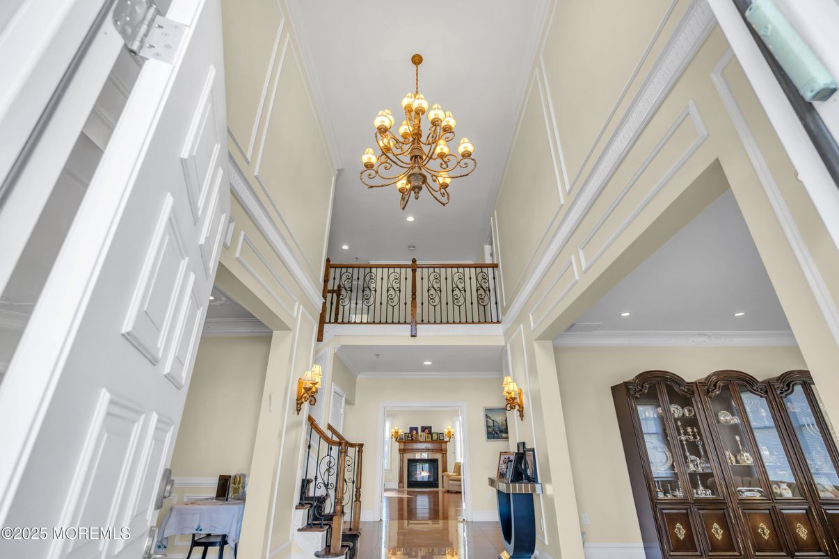 Chandelier, Fireplace, Interior, Recessed Lighting