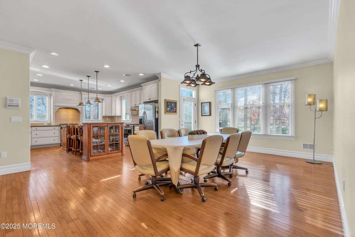Dining room, Interior, Kitchen, Pendant Lights, Recessed Lighting, Wood Texture Flooring