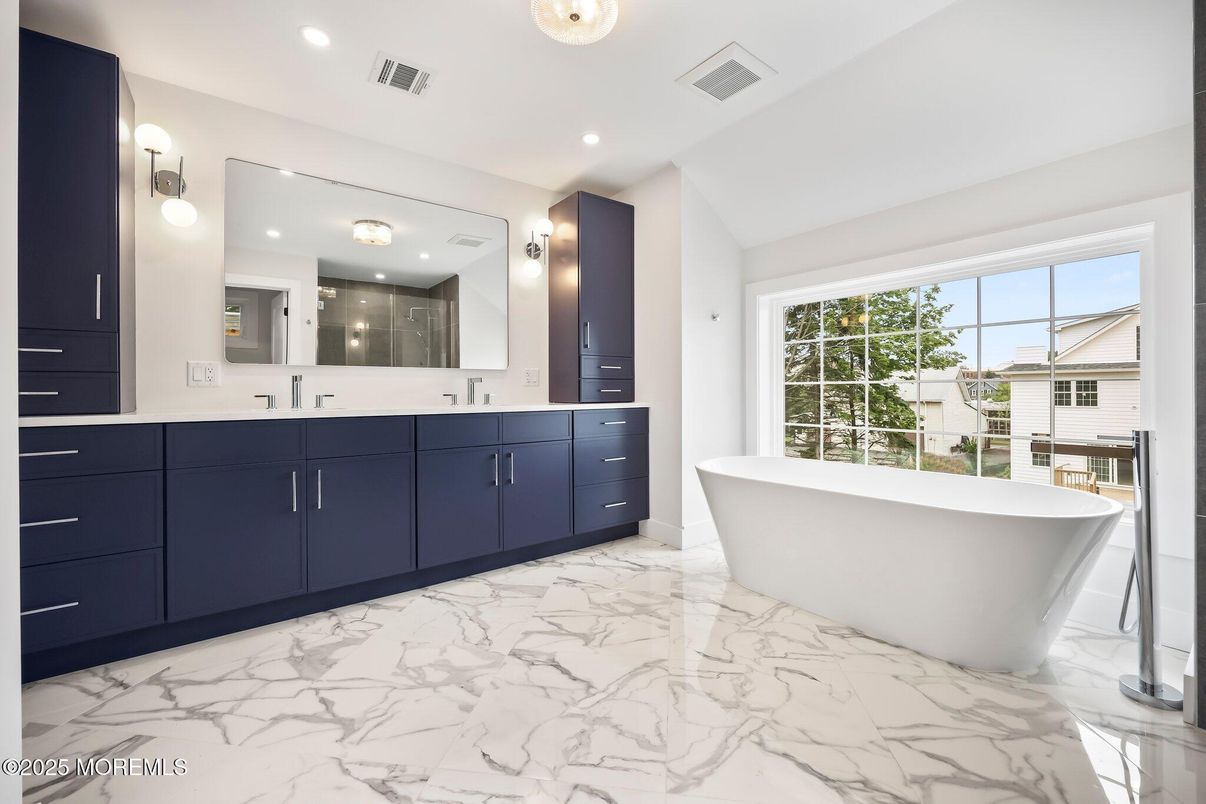 Bathroom, Dual Sink Vanities, Free Standing Baths, Interior, Marble, Recessed Lighting