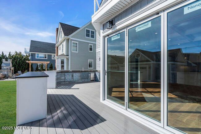 Exterior, Wood Texture Flooring