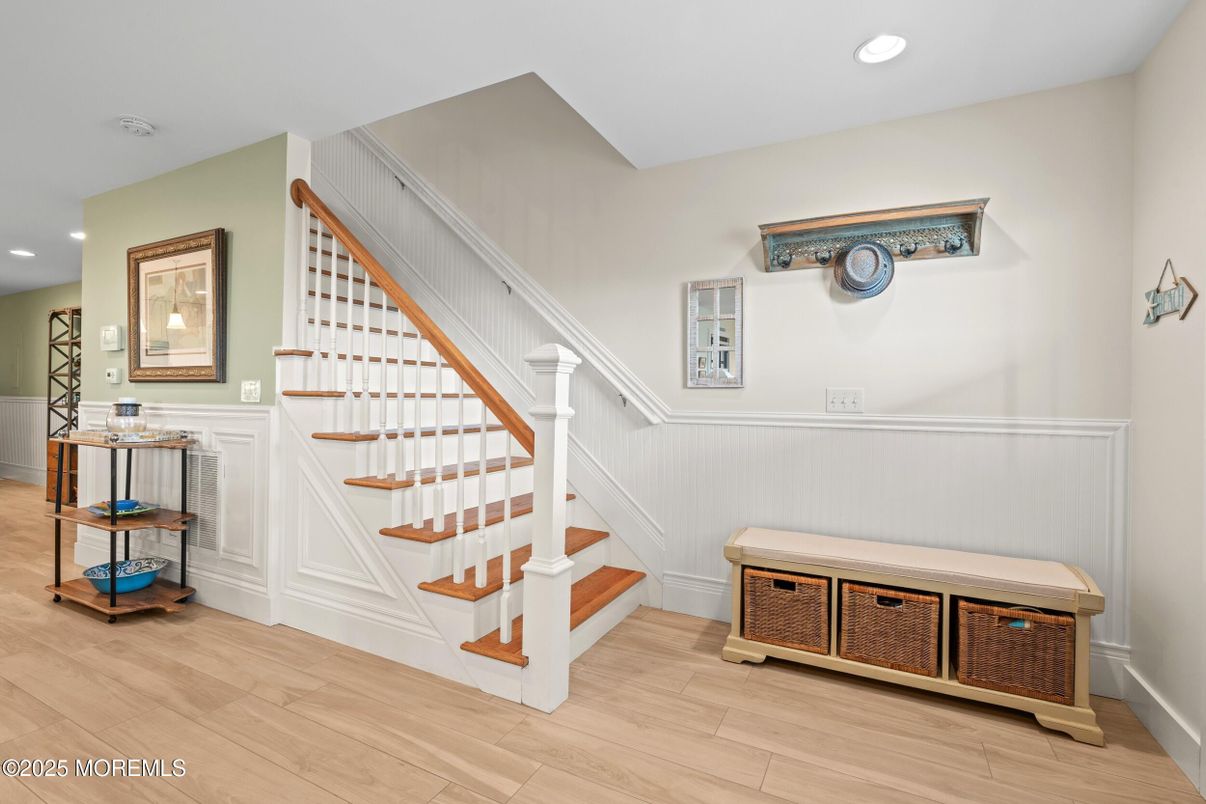 Interior, Recessed Lighting, Wood Texture Flooring