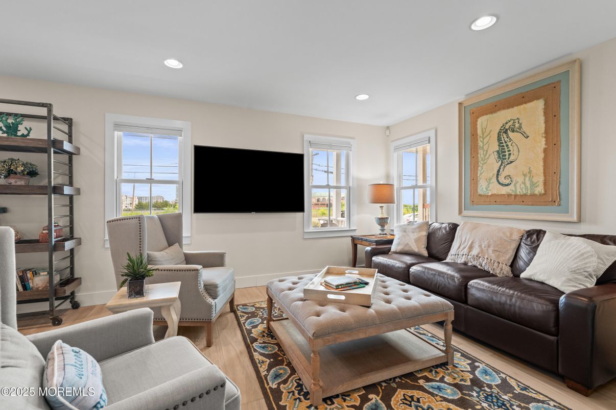 Interior, Living room, Recessed Lighting, Wood Texture Flooring