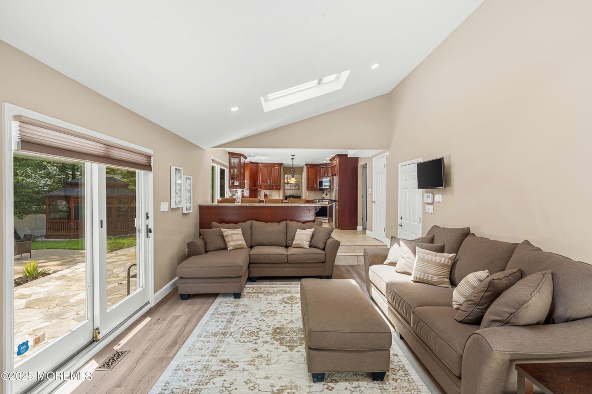 Interior, Kitchen, Living room, Pendant Lights, Recessed Lighting, Wood Texture Flooring
