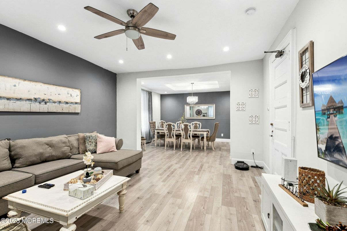 Chandelier, Dining room, Interior, Living room, Recessed Lighting, Wood Texture Flooring