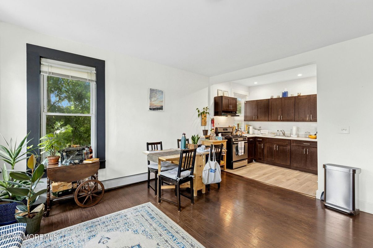 Dining room, Interior, Kitchen, Recessed Lighting, Wood Texture Flooring
