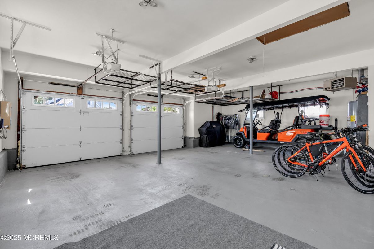 Garage, Interior