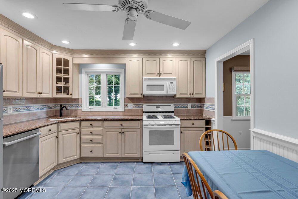 Interior, Kitchen, Recessed Lighting