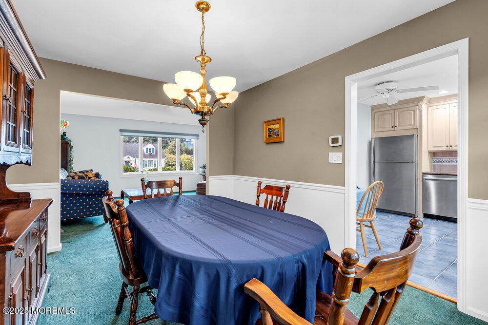 Chandelier, Dining room, Interior, Kitchen