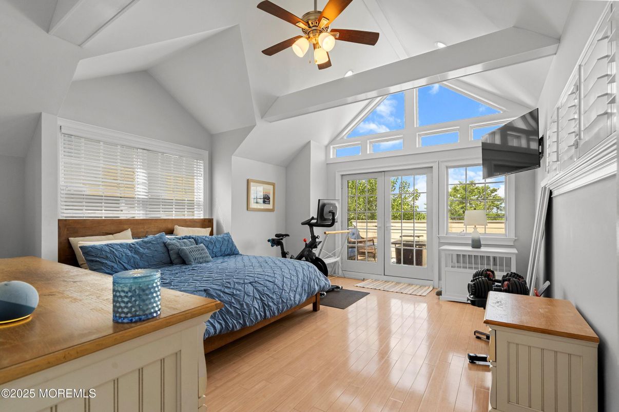 Bedroom, Fitness Equipment, Interior, Wood Texture Flooring