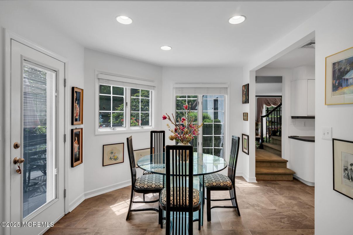 Dining room, Interior, Recessed Lighting