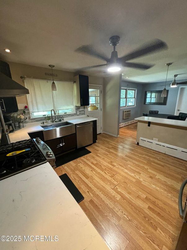 Dining room, Interior, Kitchen, Pendant Lights, Recessed Lighting, Wood Texture Flooring