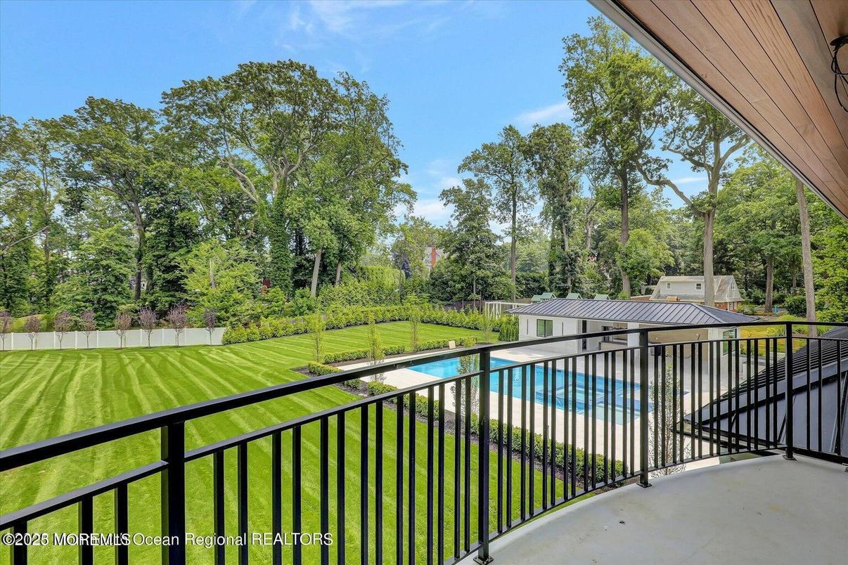 Exterior, Pool, Other