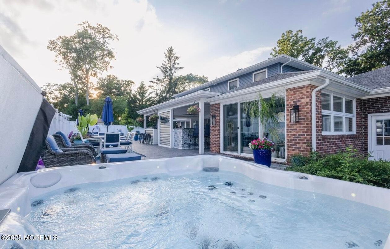 Exterior, Hot Tub