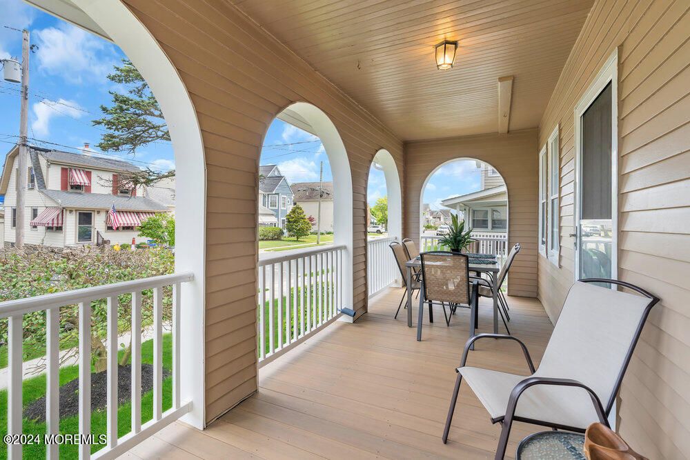Exterior, Wood Texture Flooring
