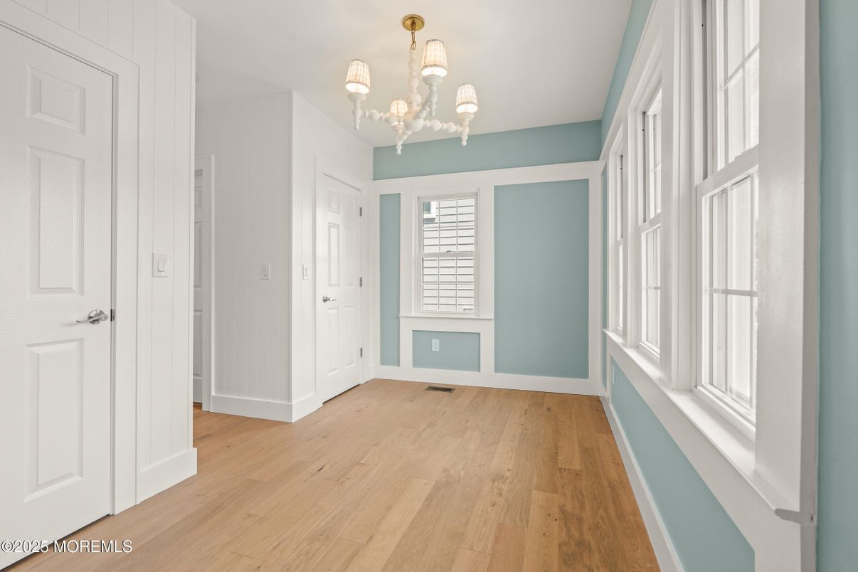 Chandelier, Empty room, Interior, Wood Texture Flooring