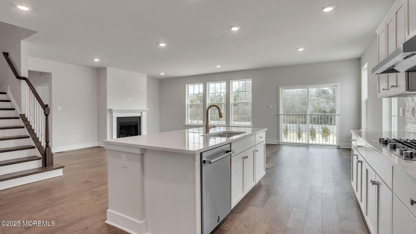 Fireplace, Interior, Kitchen, Recessed Lighting, Wood Texture Flooring
