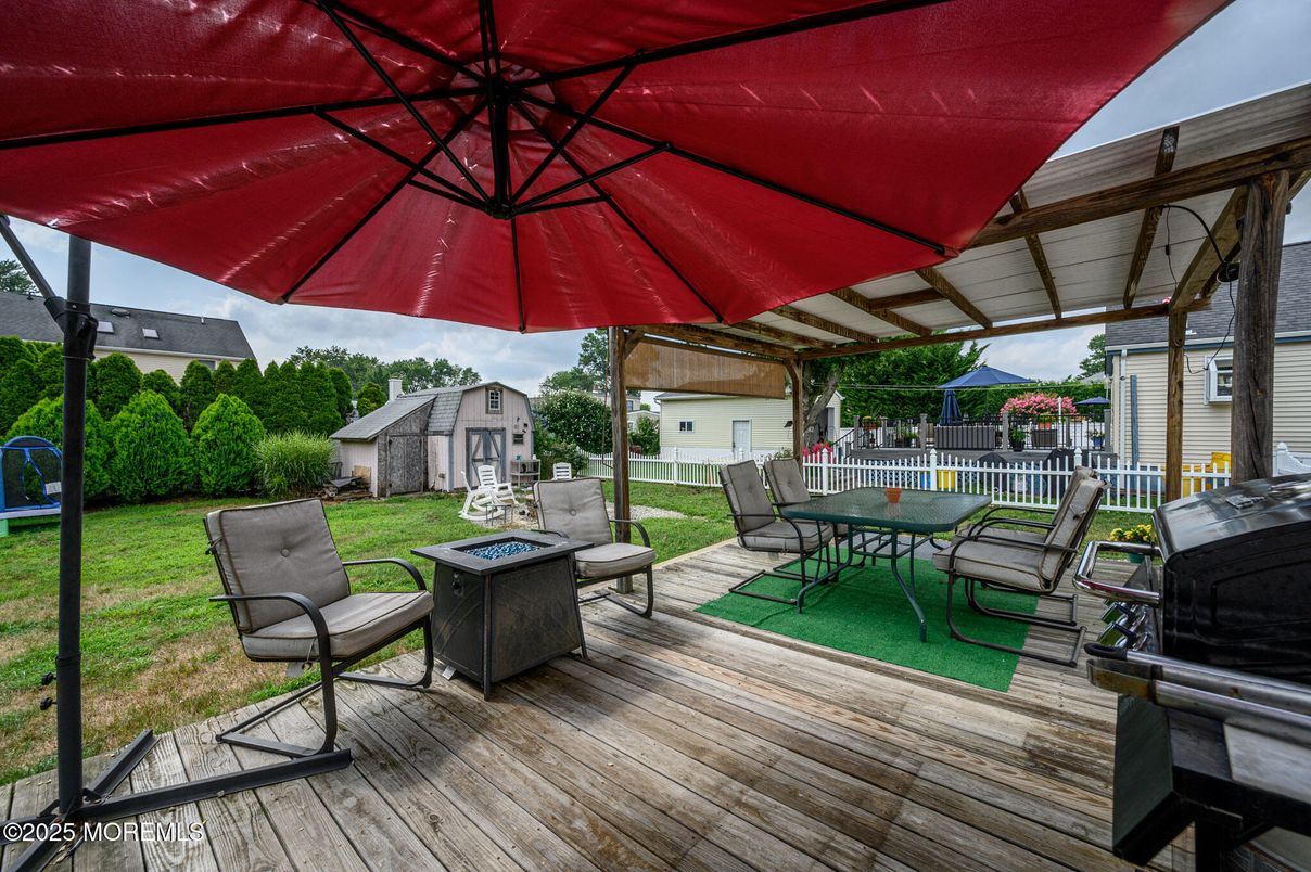 Backyard, Detached Garage, Exterior